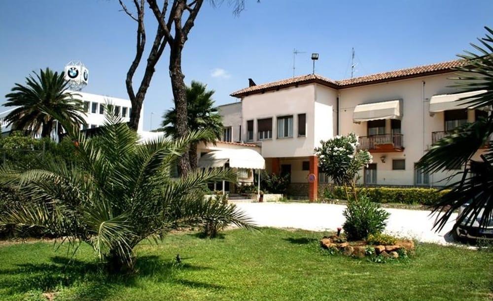 Hotel Salaria Rom Exterior foto